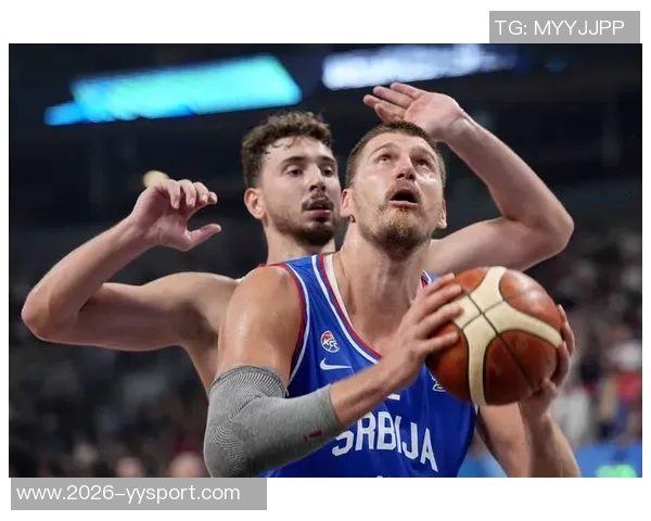 申京本赛季场均25分10板5助排名联盟第三仅次于约基奇和字母哥