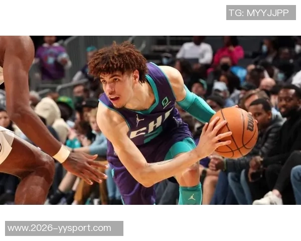 斯玛特称赞拉梅洛鲍尔高中时代就展现出疯狂投篮能力